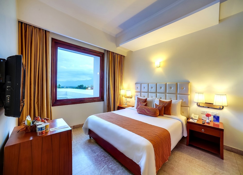 ROYAL SAROVAR PORTICO 10/35