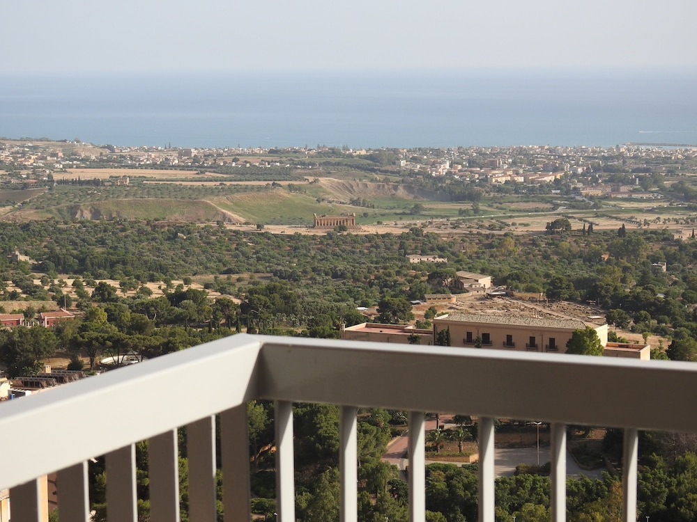 Hedoné Design Experience B&B 44/50