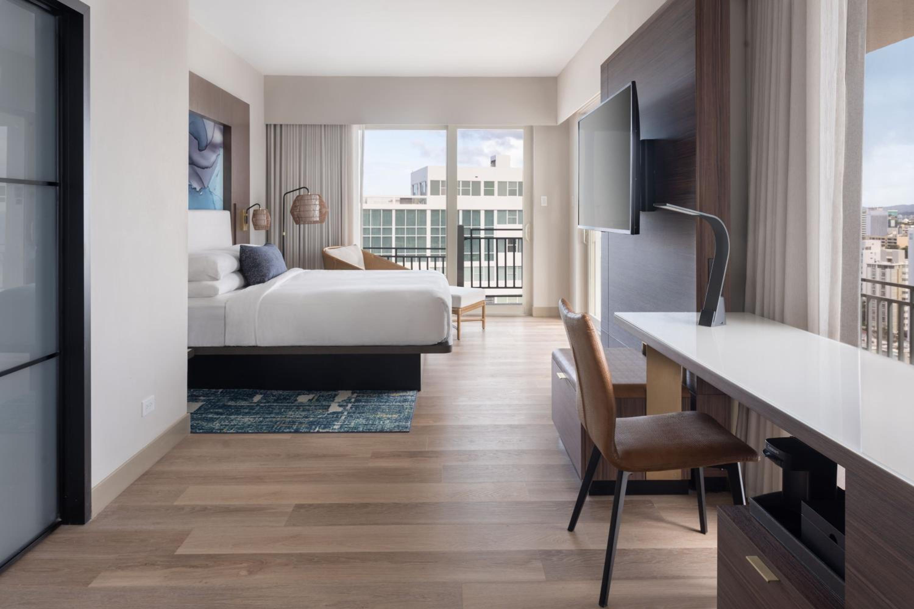 Tower, King Bed, City View, Balcony, Large, Corner
