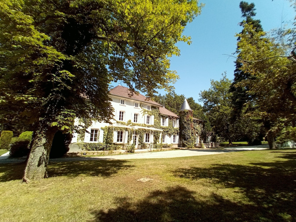 Chateau des Ayes 37/50