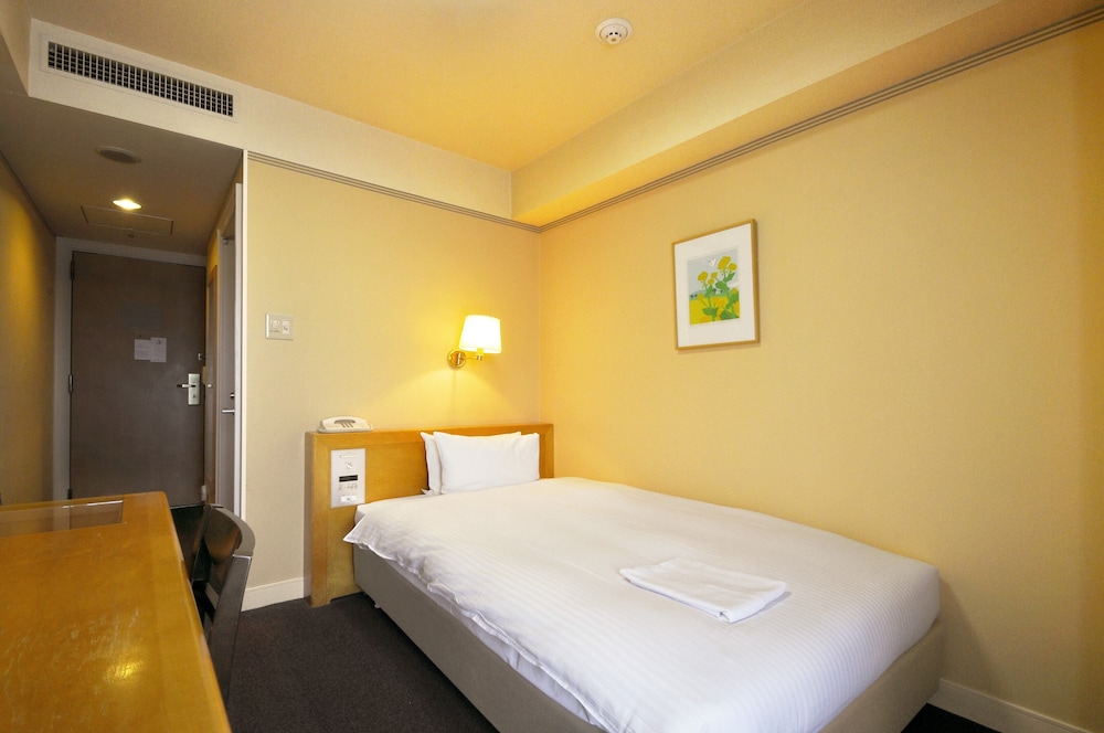 ROOM, SINGLE