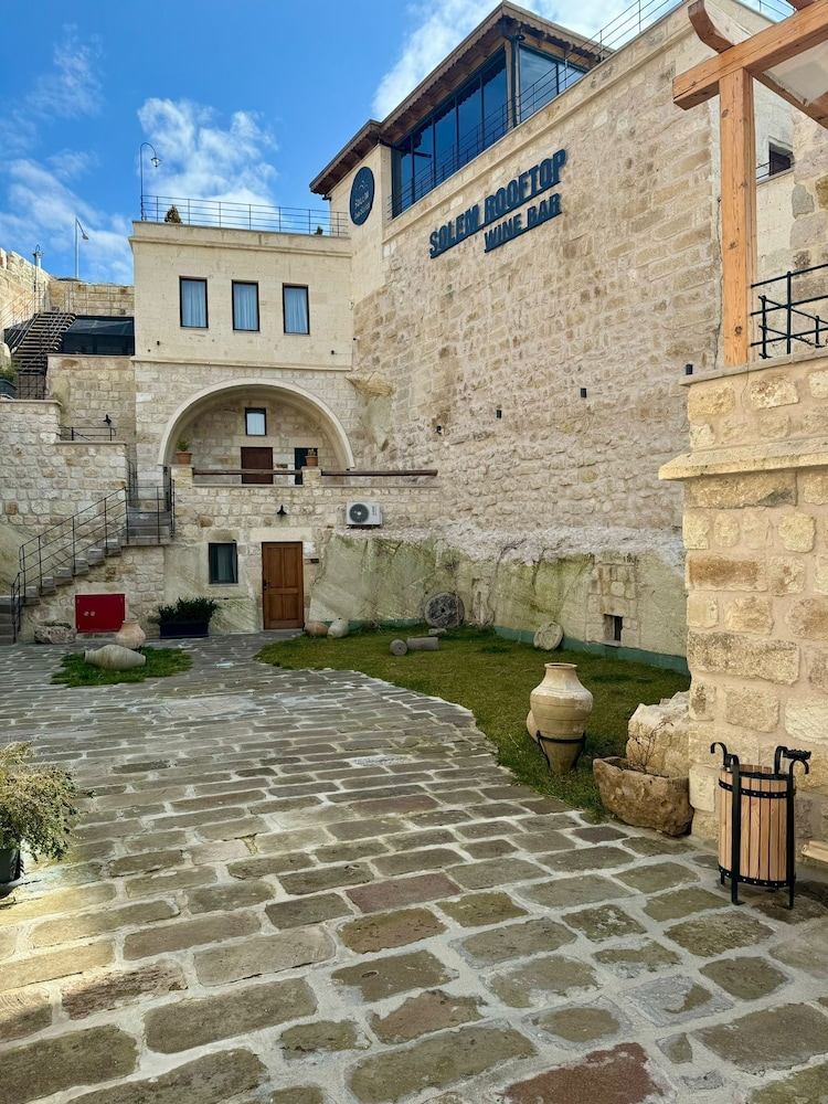 Solem Cave Suites 44/56
