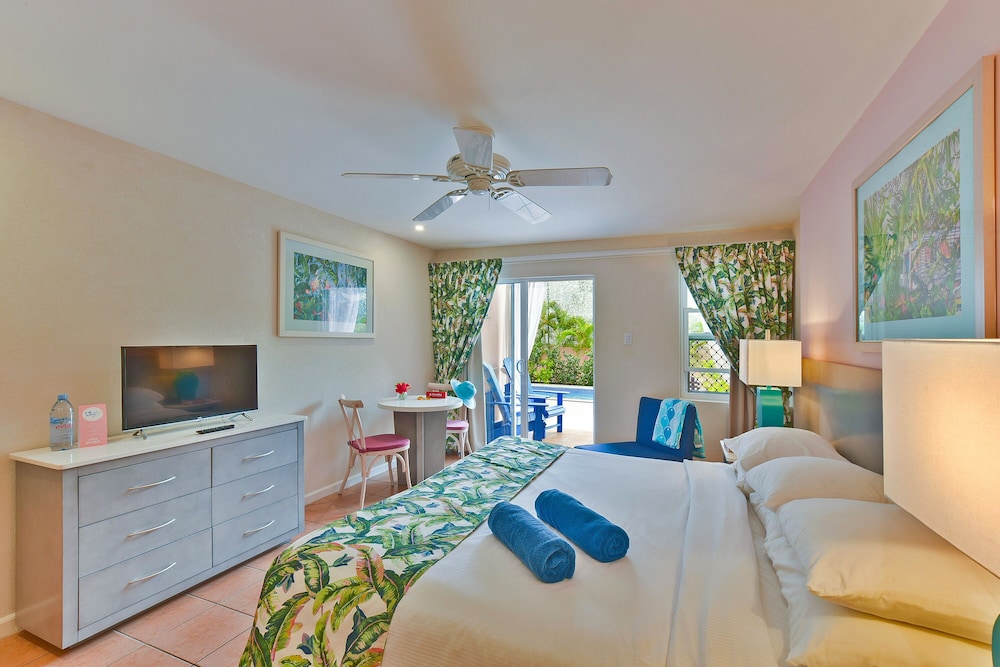 Butterfly Beach Hotel 36/75