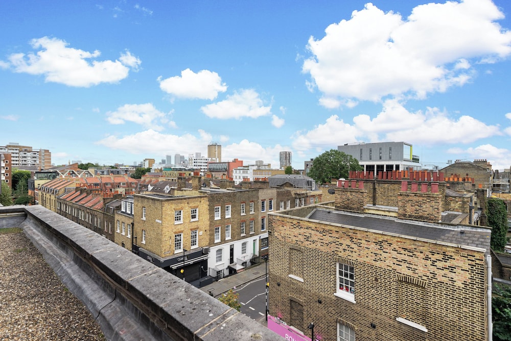 The Whitechapel Hotel 36/50