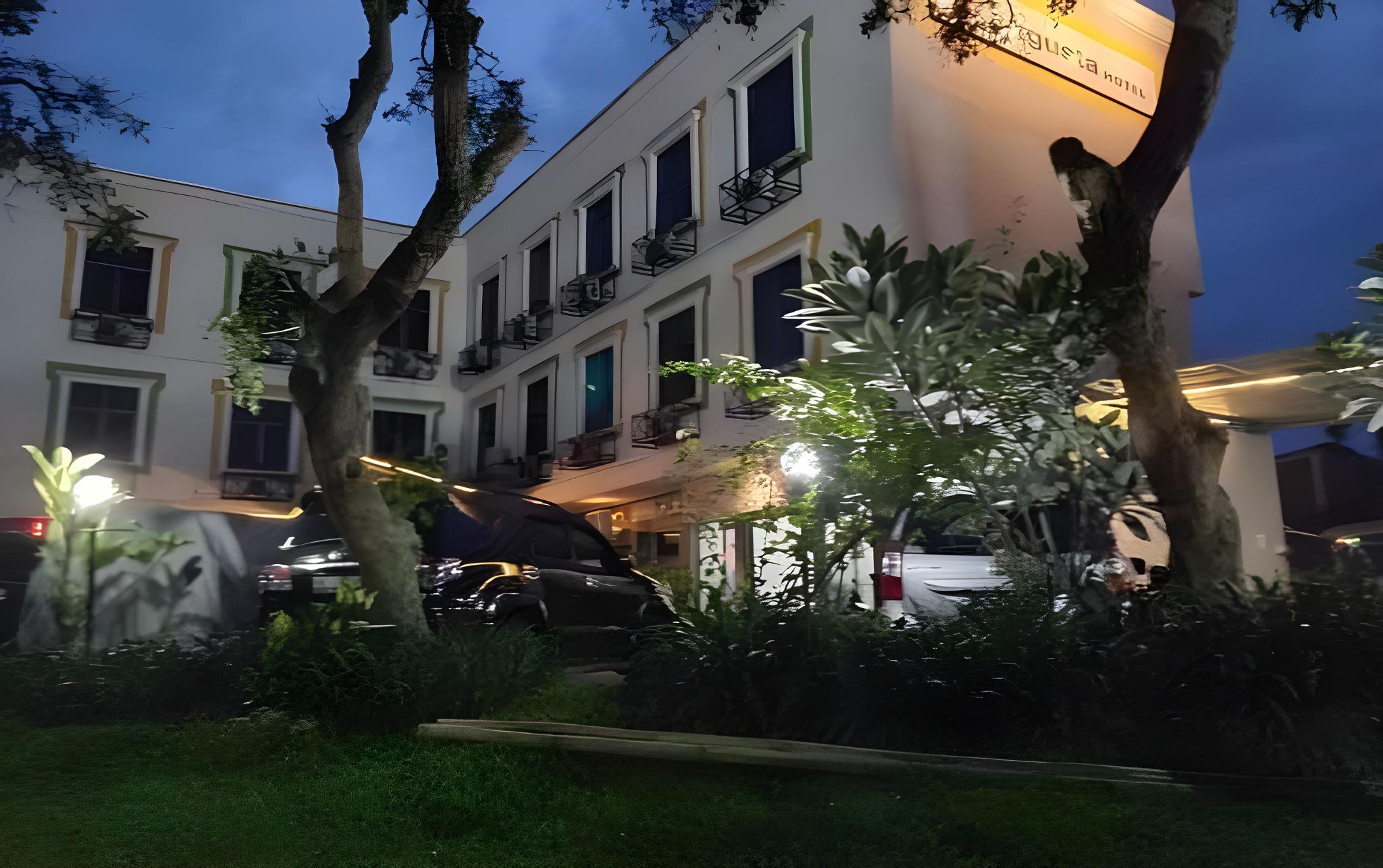 Hotel Augusta Bandung 3/18