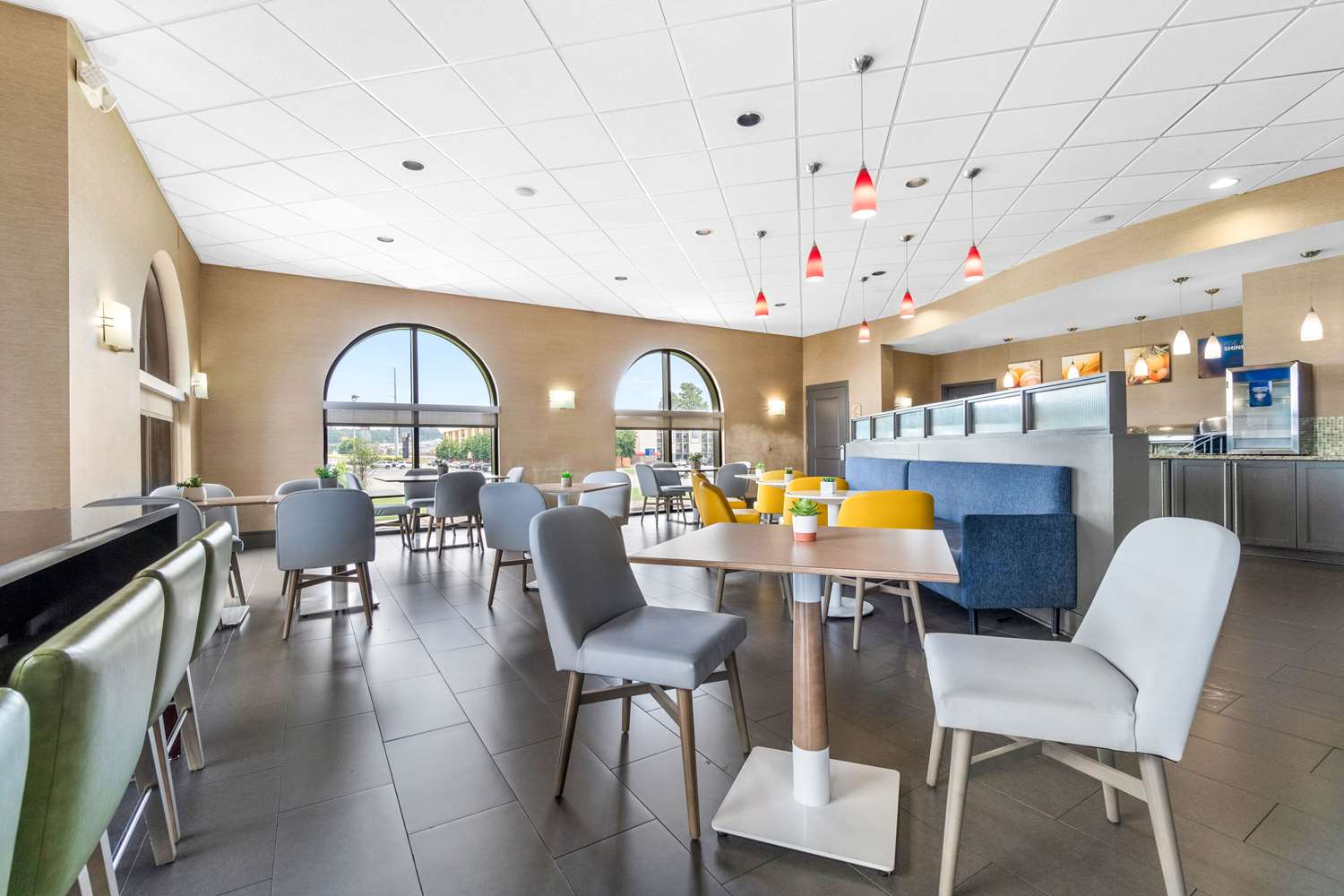 Comfort Suites Jackson I-40 34/47