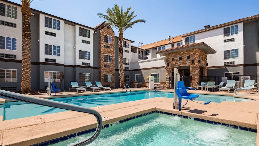 Best Western Plus Yuma Foothills Inn & Suites 1/41