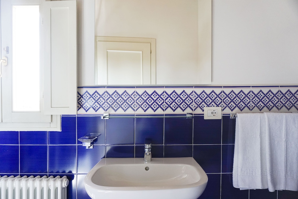 Casa Isolani Santo Stefano 45/48