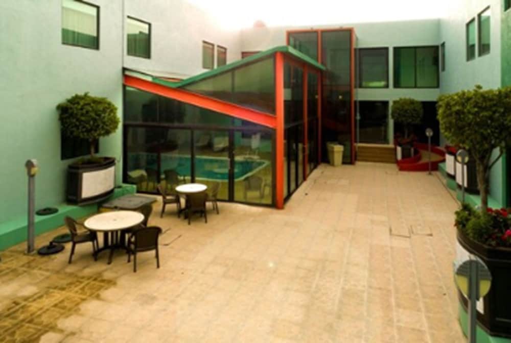 Excellence Express & Suites San Juan Del Rio 30/39