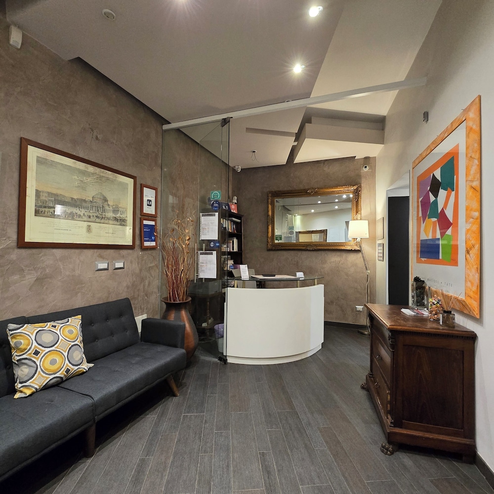 B&B Home 77 2/63
