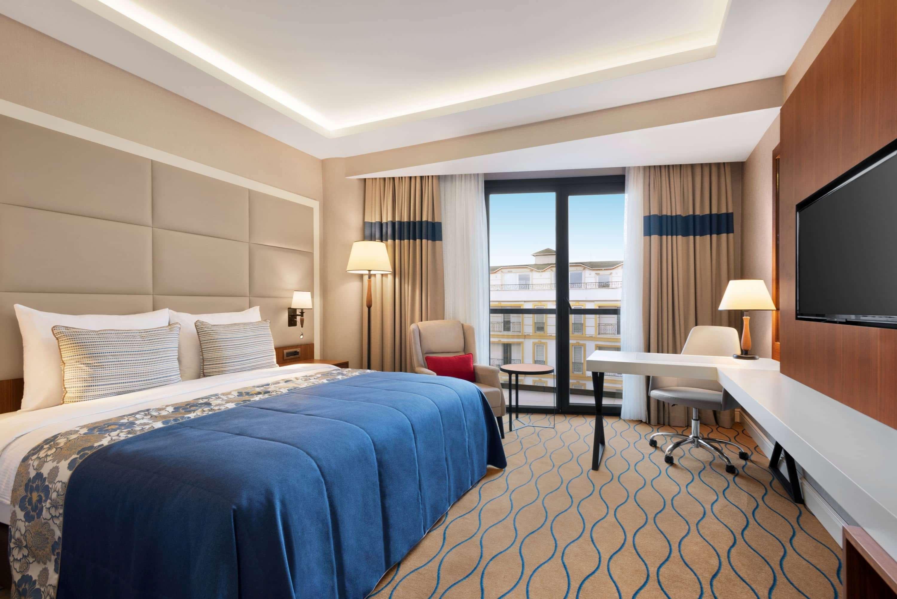 Suite, King Bed, Terrace View, Smoking