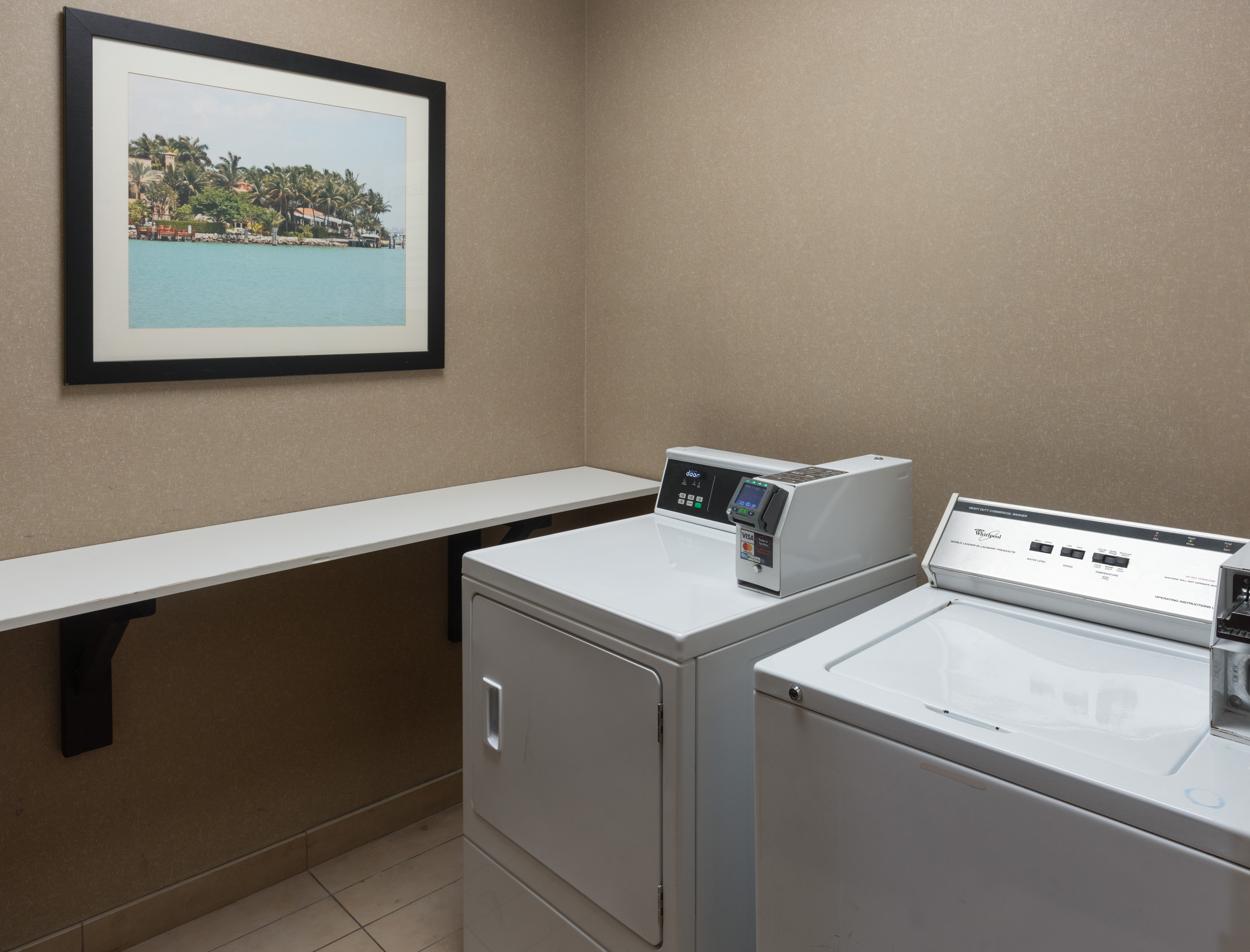 Holiday Inn Express Maimi airport-Blue Lagoon Area 42/49