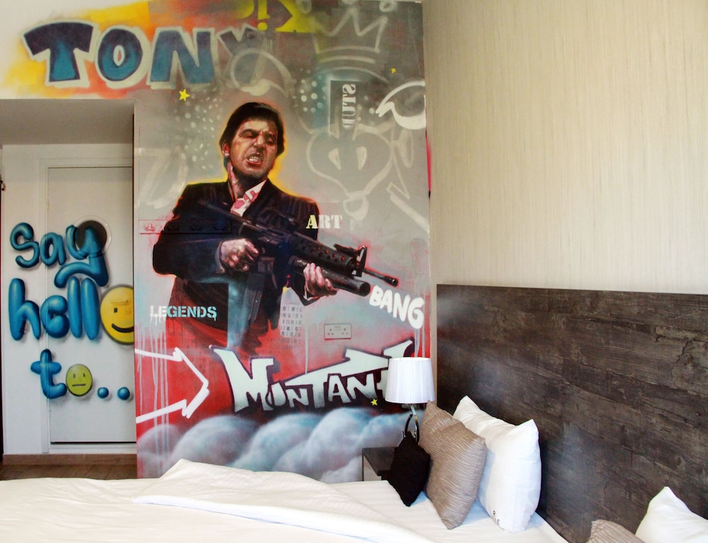Rise Street Art Hotel 51/63