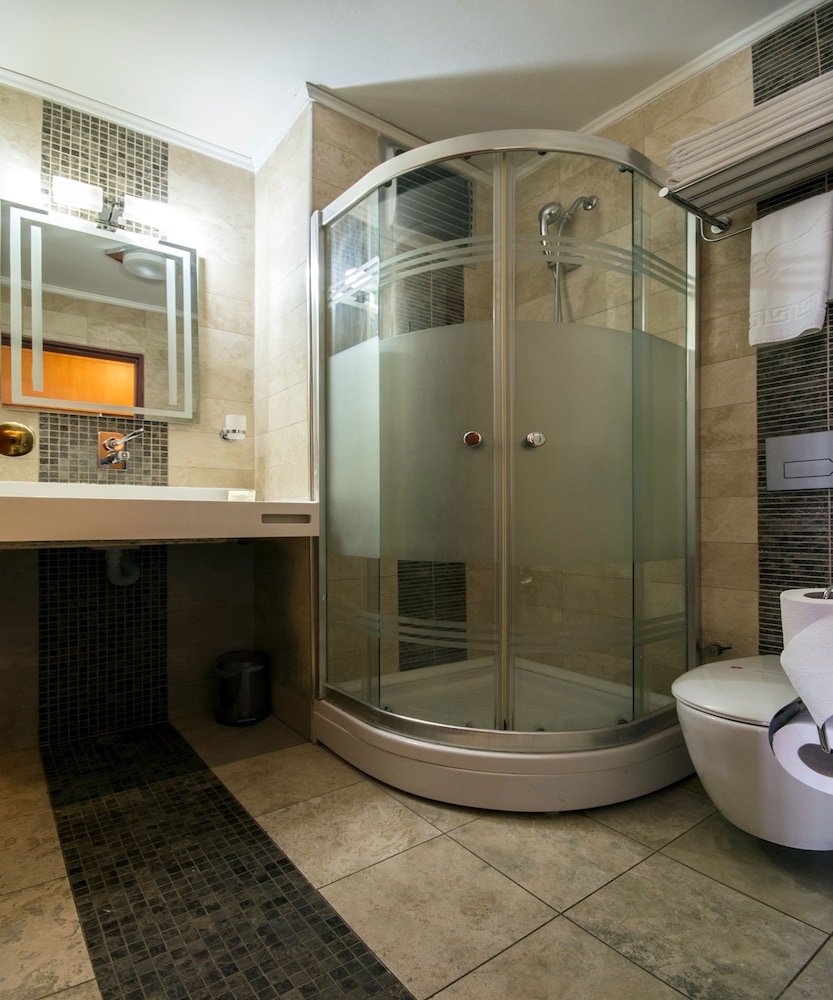 Canak Hotel 20/61