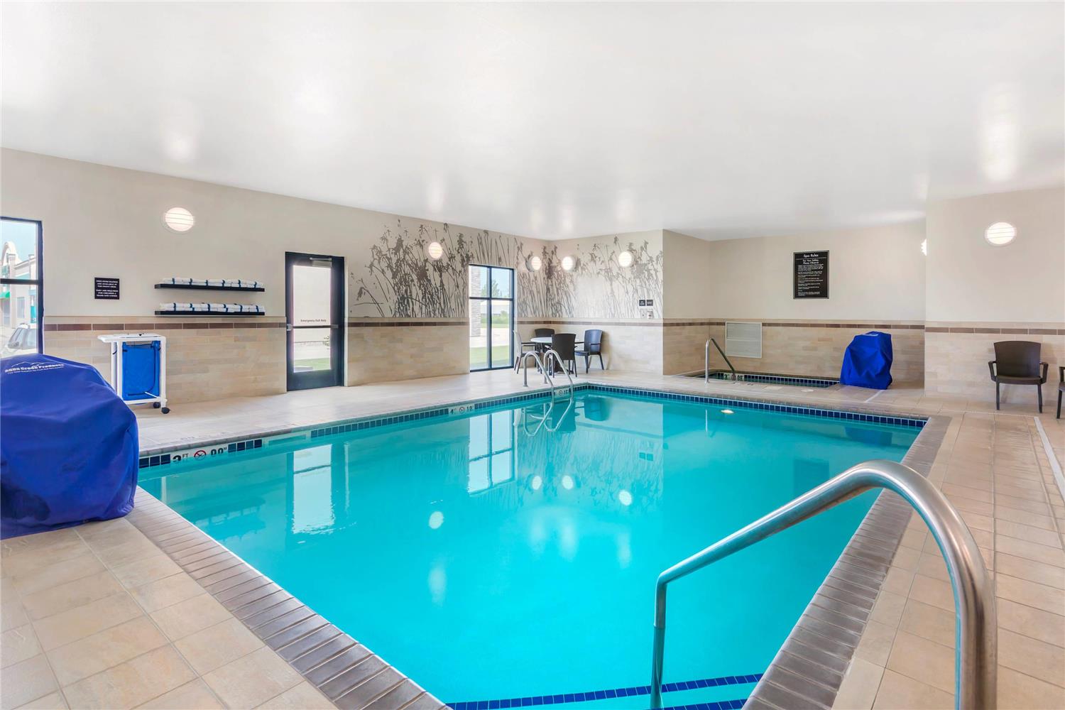 Sleep Inn & Suites Devils Lake, ND 32/42