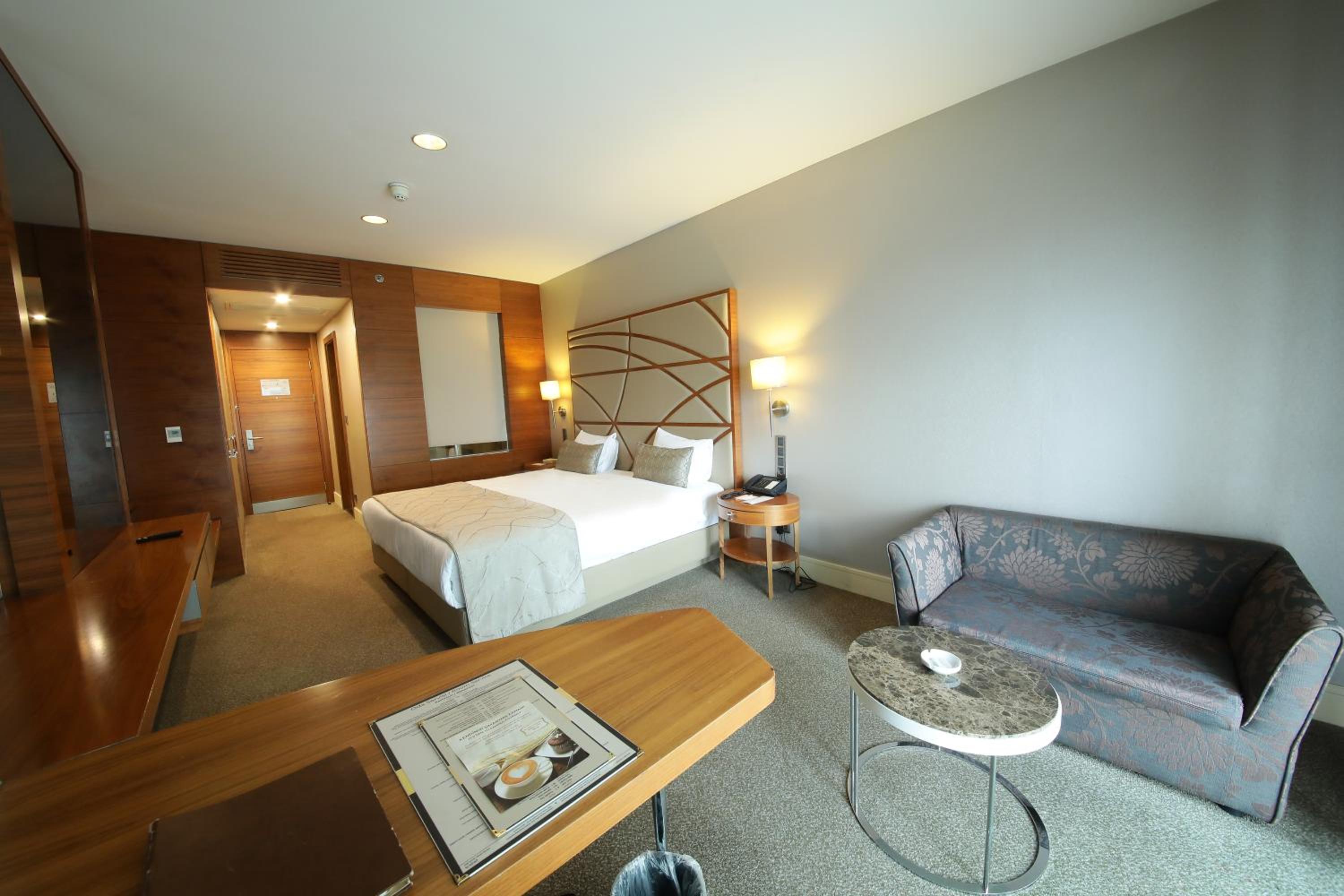 غرفة سوبيريور بسرير كينج بإطلالة جزئية على البحر، Cevahir Hotel Istanbul Asia 5/8