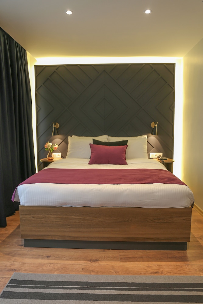 The Roomy Hotel Sisli 5/17