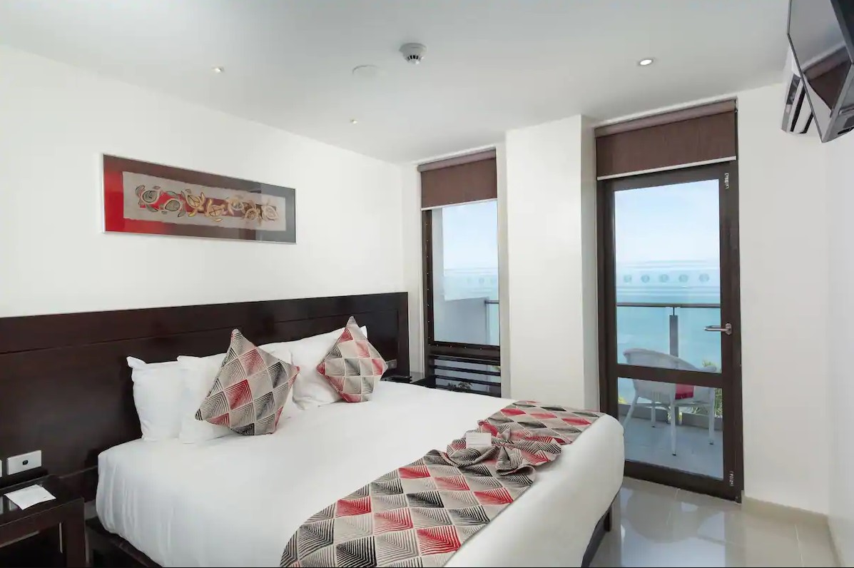 Suite, 2 King Beds, Beach Front
