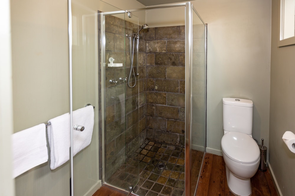The Olive Tree Motel 29/31
