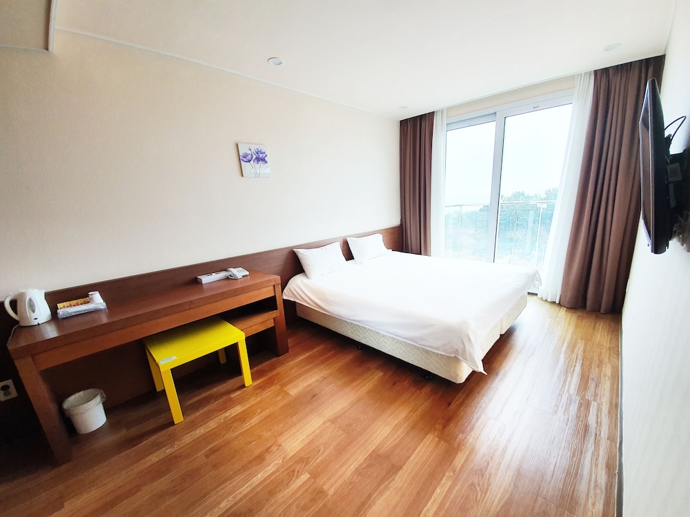 Jeju Ocean Blue Hotel 13/61