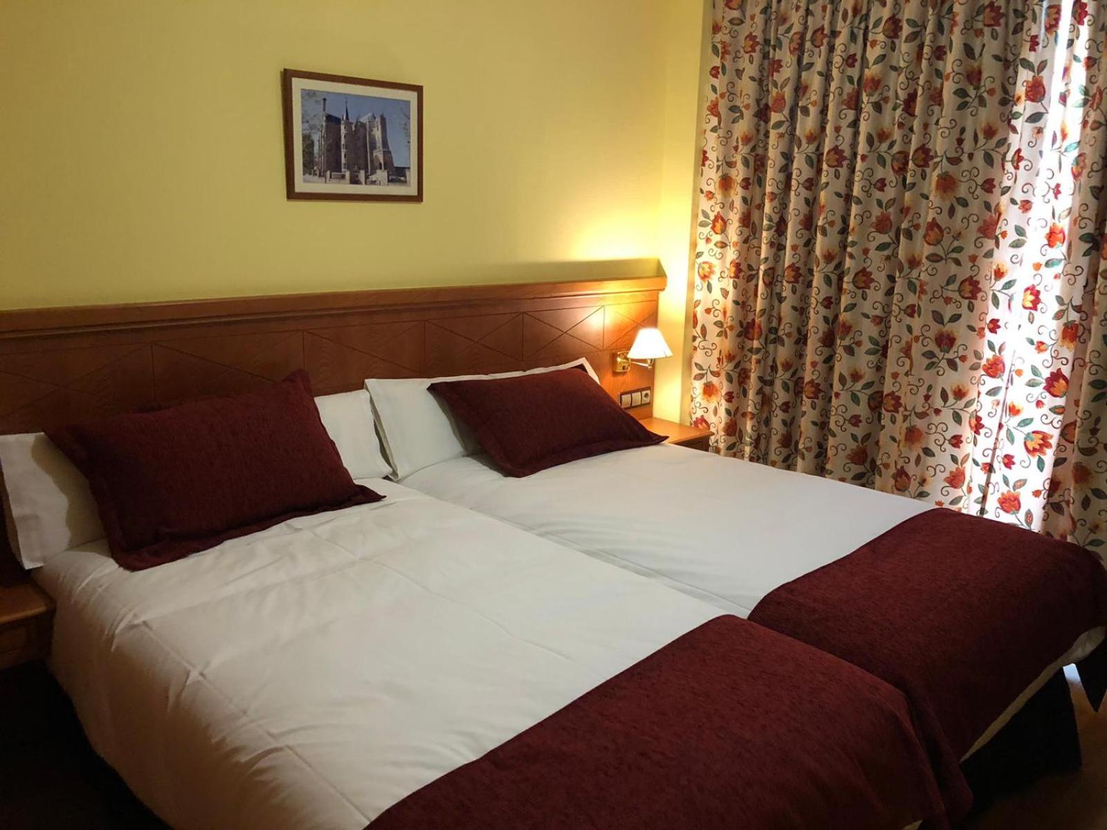 Hotel Camino Real 9/50