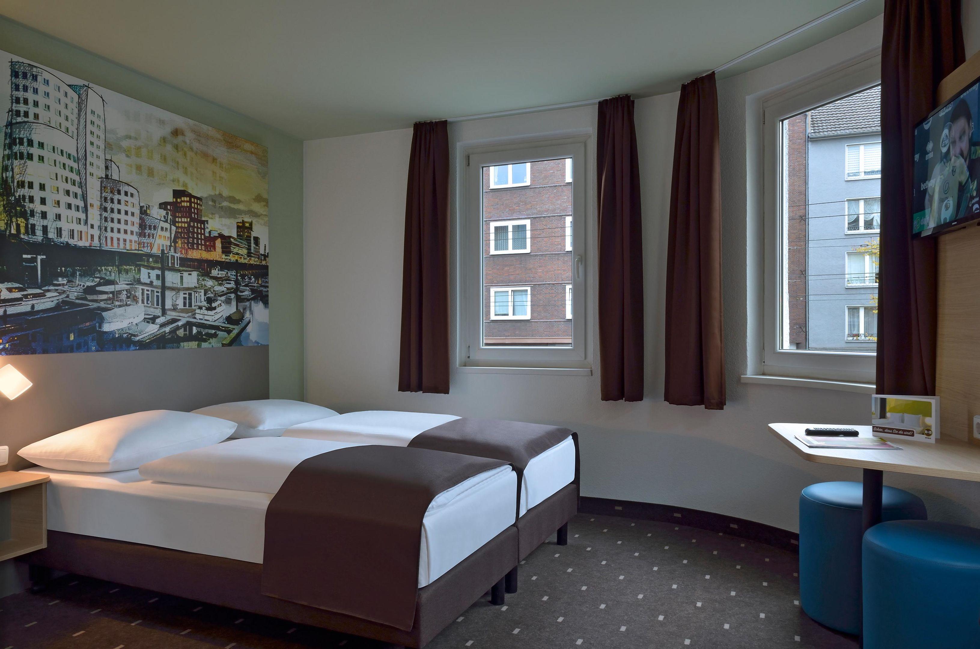 Room, Single, Twin Beds