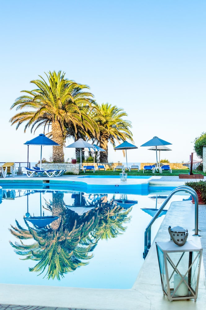 Pela Mare Hotel 67/77