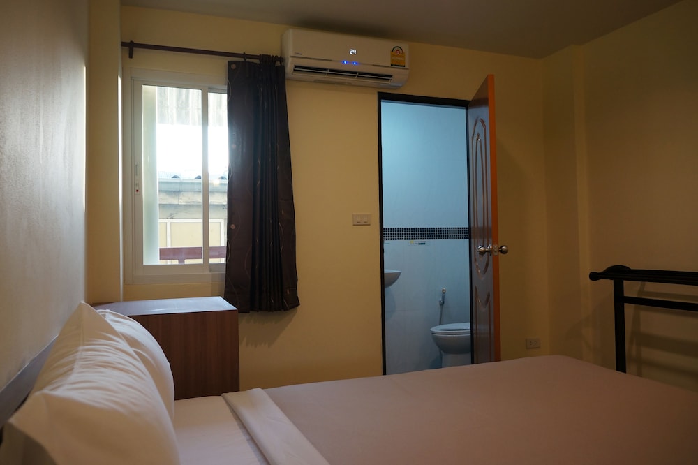 Samsen Sam Place Hotel 44/66