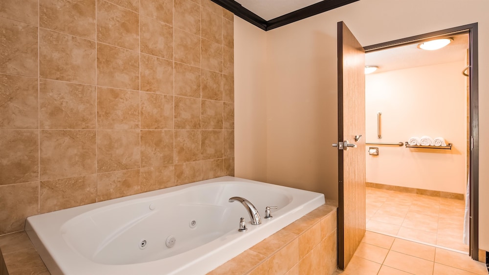 Best Western Plus Airport Inn Suites Salt Lake City 9/24