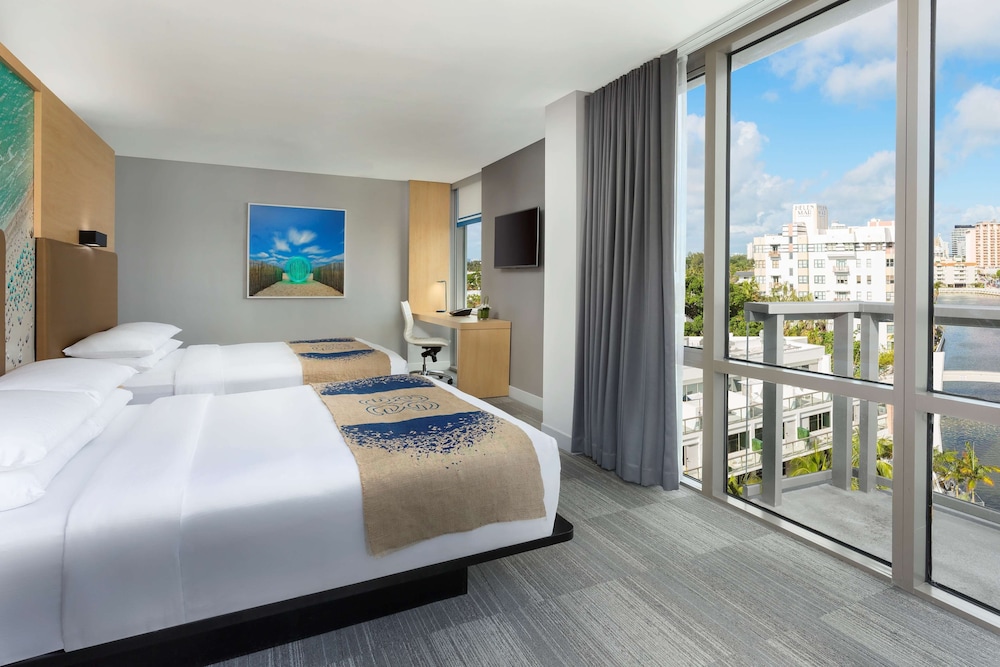 ROOM, 2 QUEEN BEDS, POOL VIEW, BALCONY