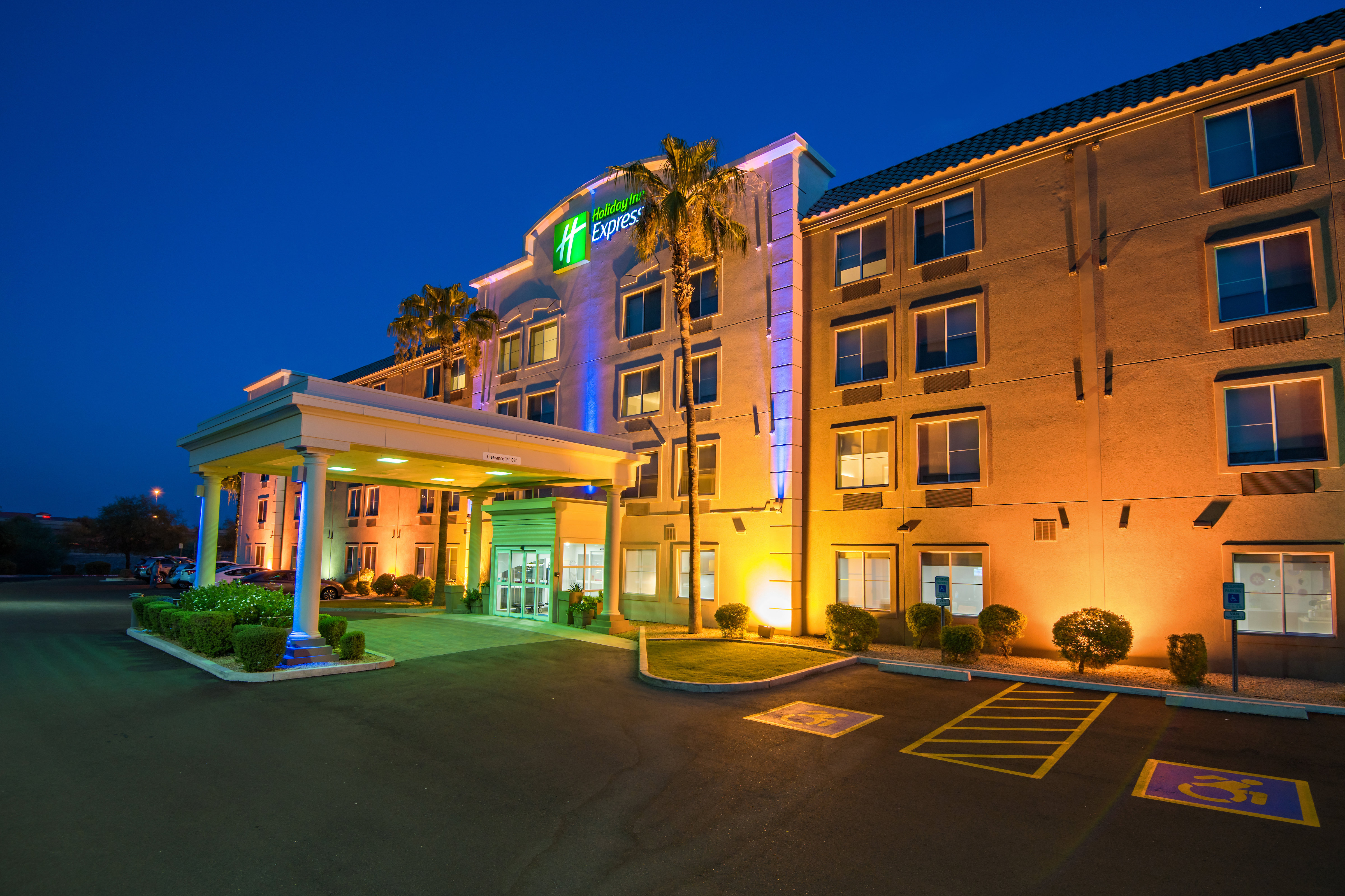 Holiday Inn Express Hotel Suites Peoria North Glendale 9/60