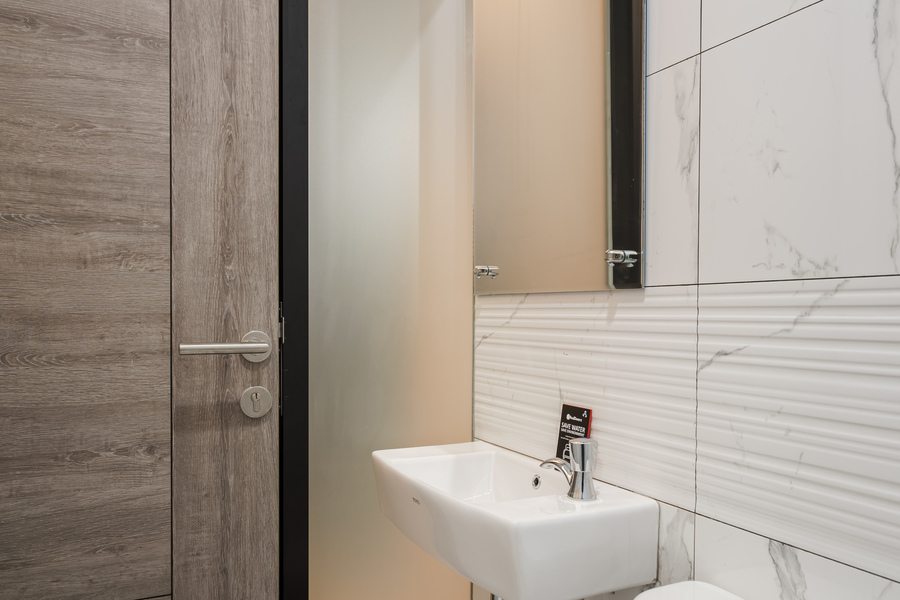 RedDoorz Plus near Senayan City 14/16