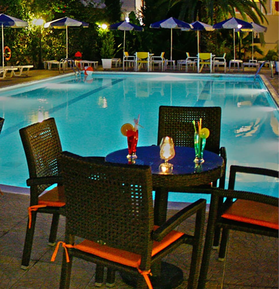 Ionis Art Hotel 3/51