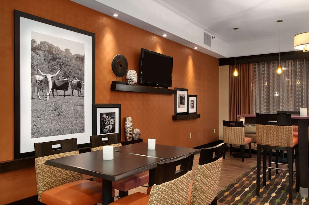 Hampton Inn Houston-Brookhollow 42/59