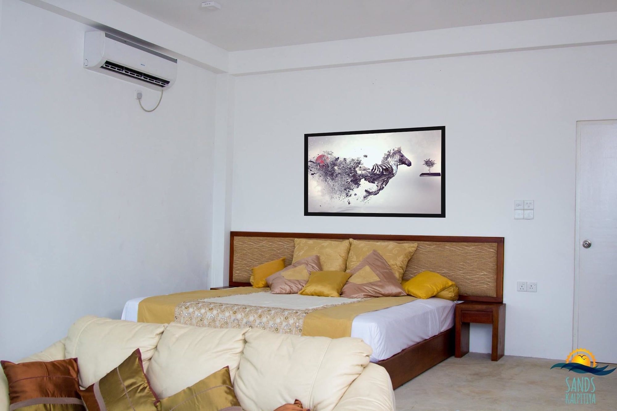 suite, lake view