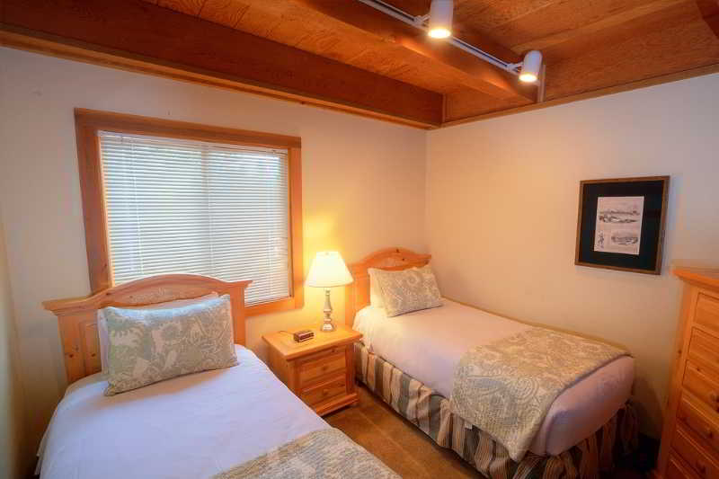 3 Bedrooms, Condominium, Mountain, 2 Bathrooms