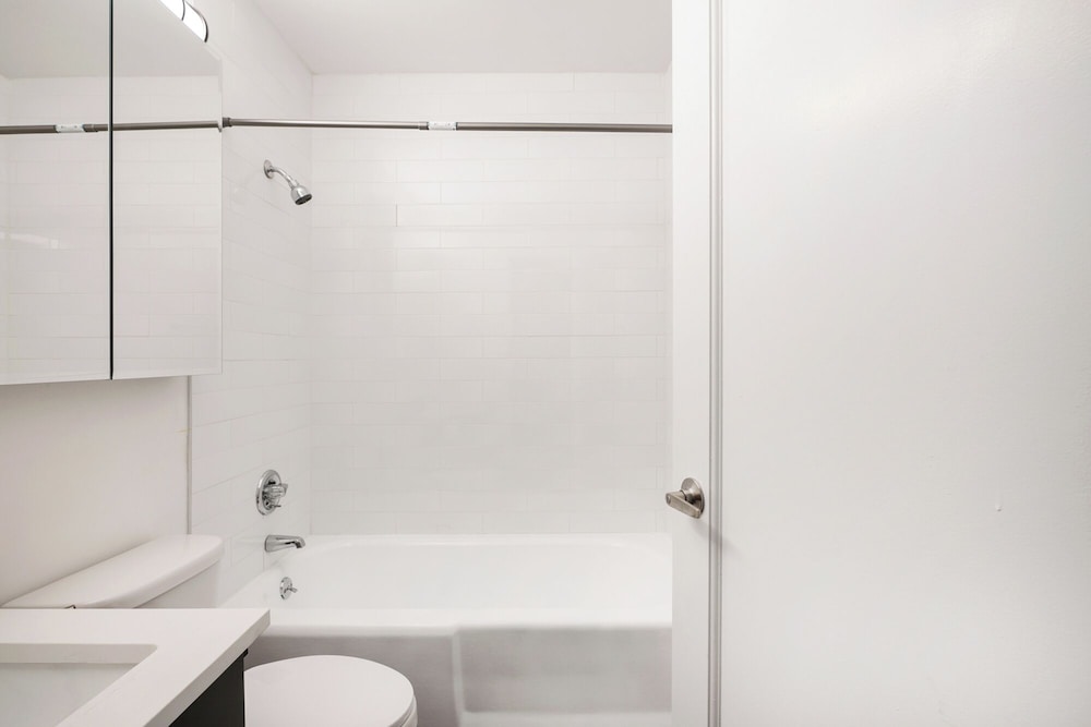 NYC Luxe Rentals 50/50