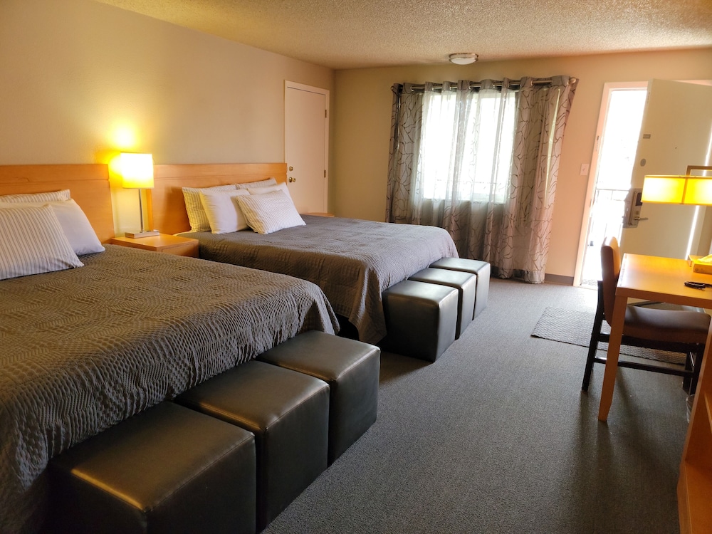 LUXURY, 2 KING BEDS, MOUNTAIN VIEW