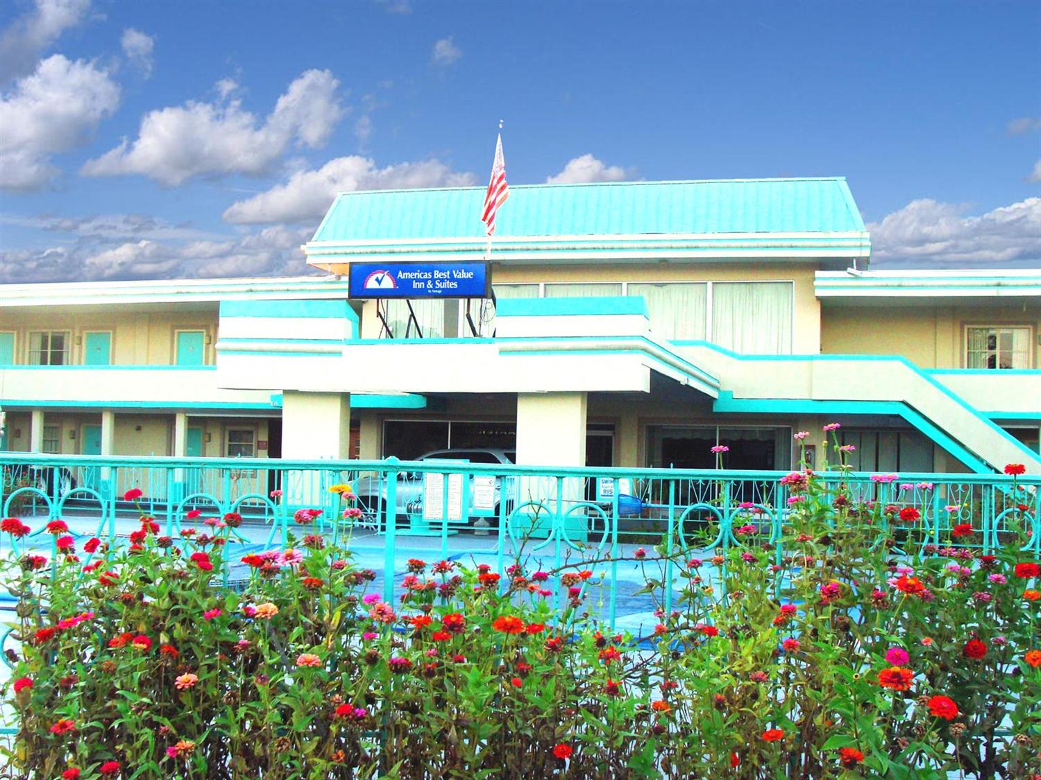 Americas Best Value Inn & Suites - South Boston 1/5