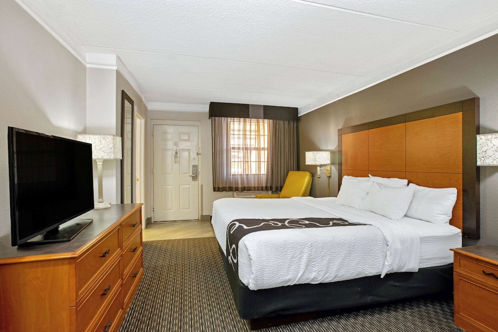 جناح بسرير كينج، Travelodge by Wyndham Golden/Denver 2/6
