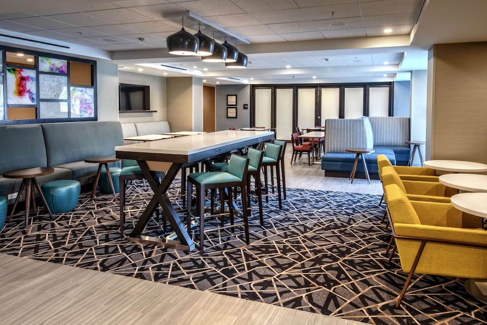 Hampton Inn Fresno Airport 35/38