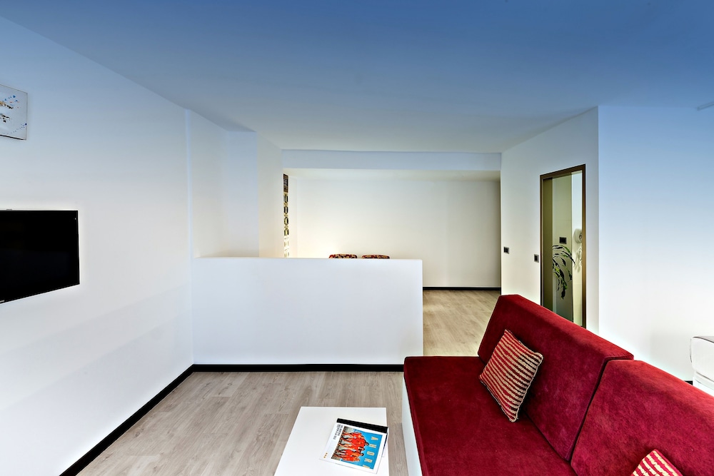Roisa Hostal Boutique 55/77