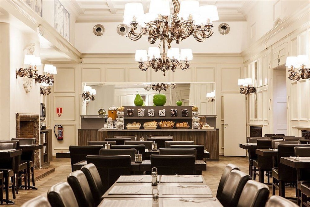 restaurant cafeteria