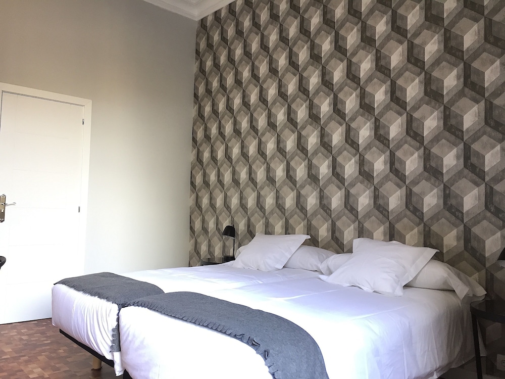 Hip Karma Hostel Shared Rooms 14/50