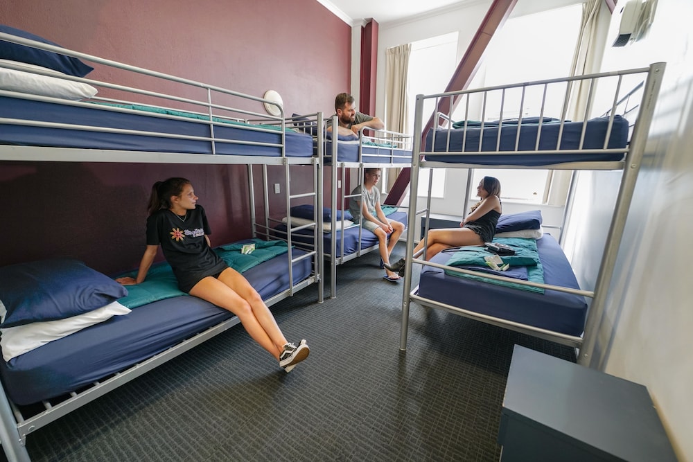 Nomads Capital Backpackers Wellington- Adults only 40/63