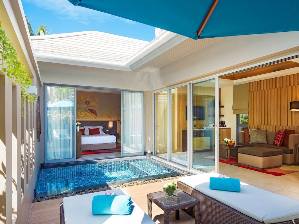 swimming pool spa