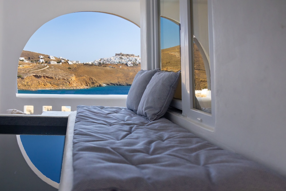 Infinity Blue Suites 22/50