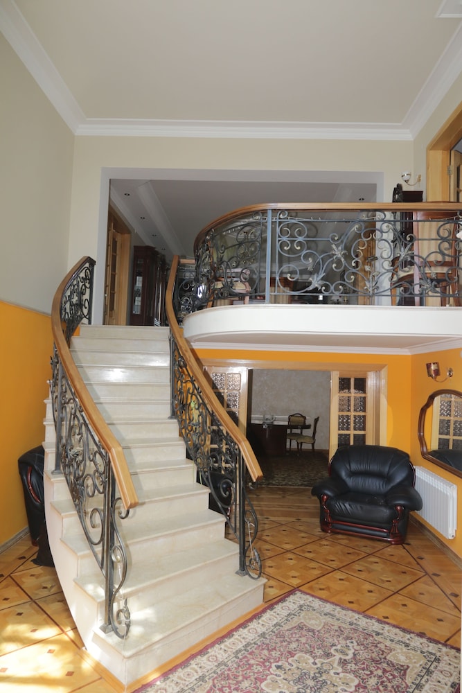 Guest House Caucasus 16/48