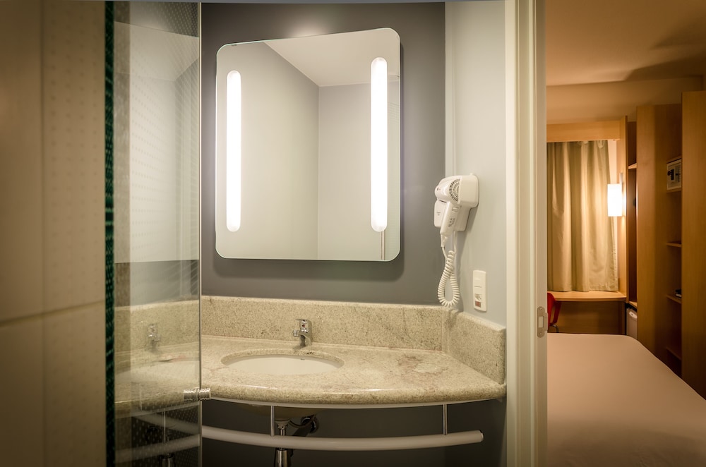 Ibis Porto Alegre Assis Brasil 14/74