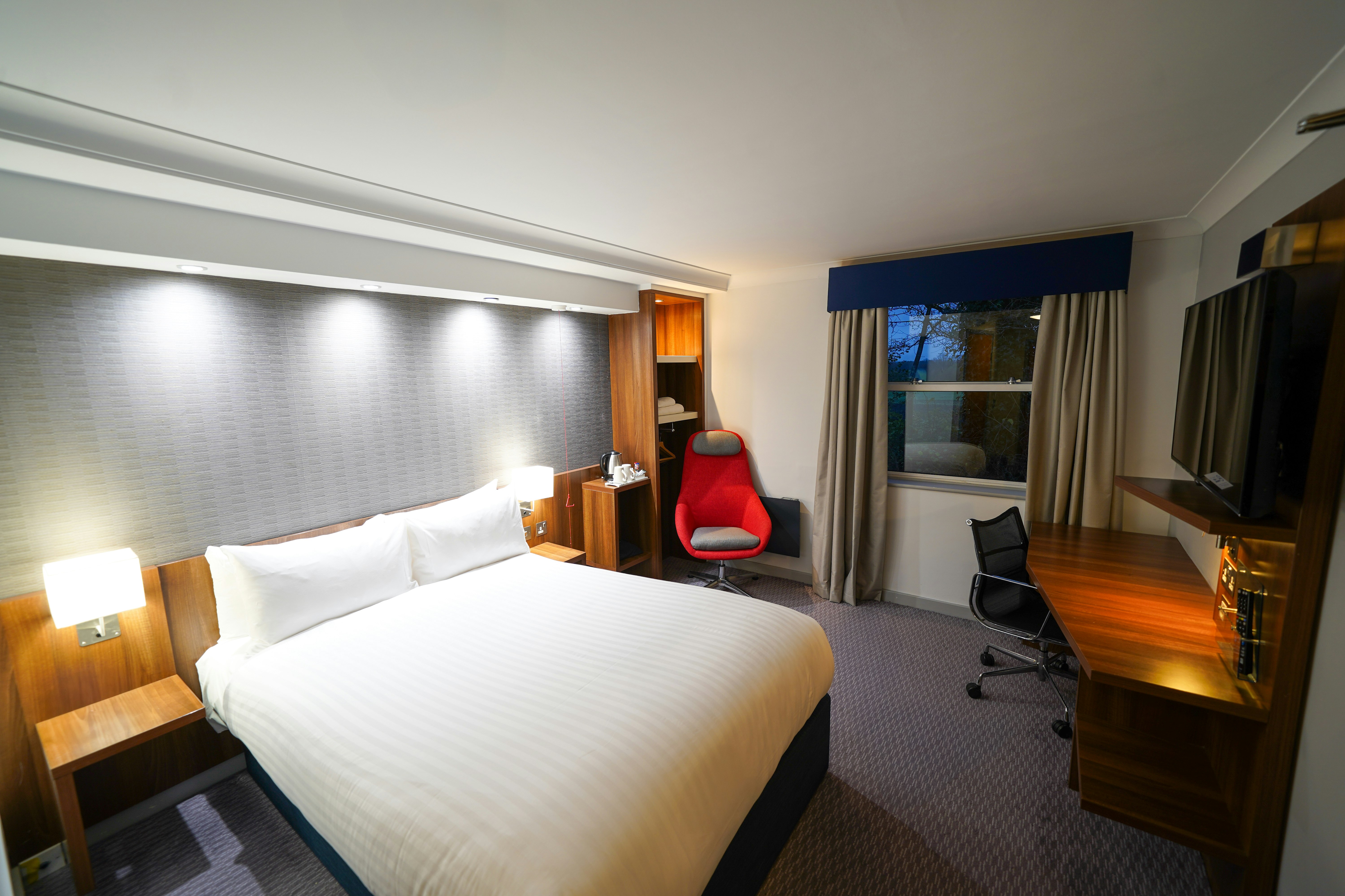 Holiday Inn Express Leeds East 11/32